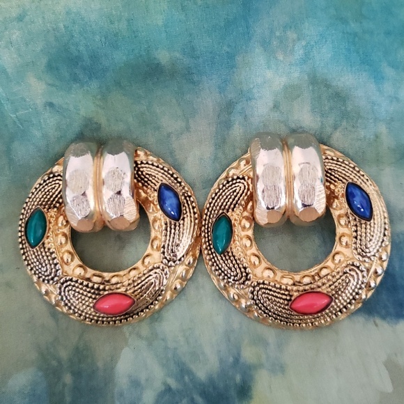 TONIC Jewelry - VTG TONIC earrings/gold with 3 color resin stones